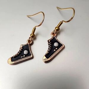 High Top Earrings Black  Stylish Gold rimmed 925S Post ER